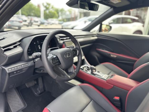 LEXUS LBX 1.5 136H 2WD Vibrant Edition  LBX HYBRIDE 2WD VIBRANT EDITION MONOTON MY26