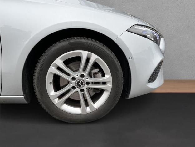 MERCEDES-BENZ A-Třída A 200 (9/21)