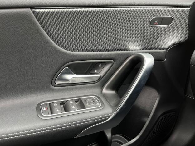 MERCEDES-BENZ A-Třída A 200 (13/21)