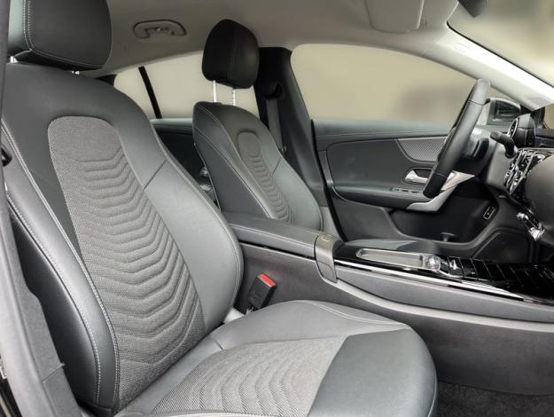 MERCEDES-BENZ CLA-Třída CLA 250e Shooting Brake EQ (16/21)