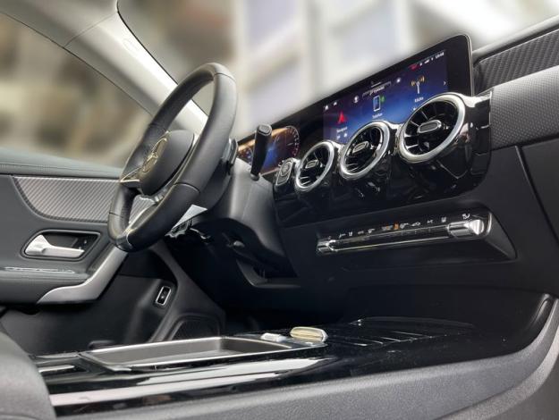 MERCEDES-BENZ CLA-Třída CLA 250e Shooting Brake EQ (17/21)