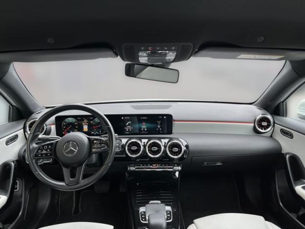 MERCEDES-BENZ Třídy A A 200 sedan (14/21)