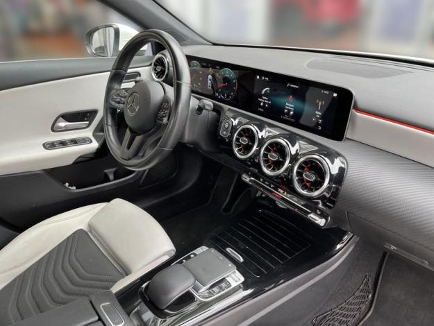 MERCEDES-BENZ Třídy A A 200 sedan (19/21)