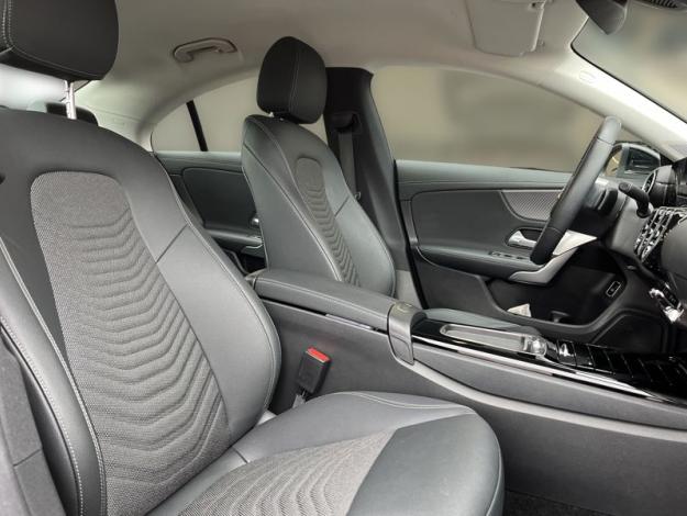 MERCEDES-BENZ CLA-Třída CLA 180 d kupé (16/21)