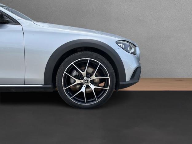 MERCEDES-BENZ E-Třída E 220 d 4MATIC All-Terrain (9/21)