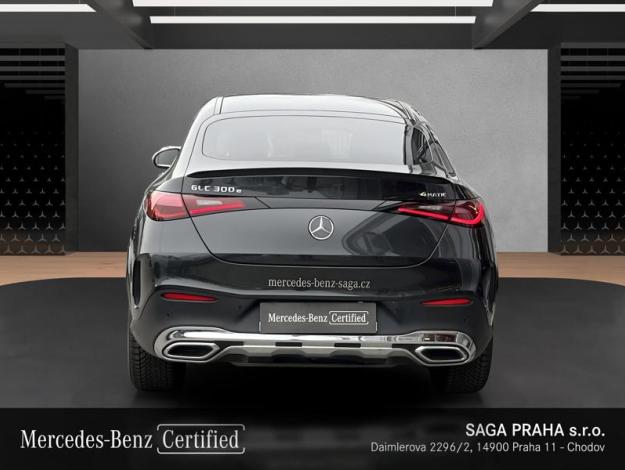 MERCEDES-BENZ GLC Coupé GLC 300 e 4MATIC kupé s hybridní technologií EQ (4/21)