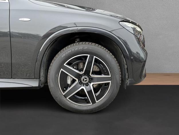 MERCEDES-BENZ GLC Coupé GLC 300 e 4MATIC kupé s hybridní technologií EQ (9/21)