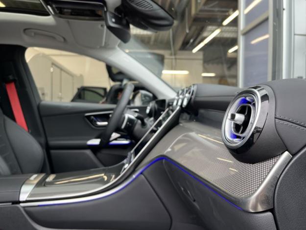 MERCEDES-BENZ GLC Coupé GLC 300 e 4MATIC kupé s hybridní technologií EQ (18/21)