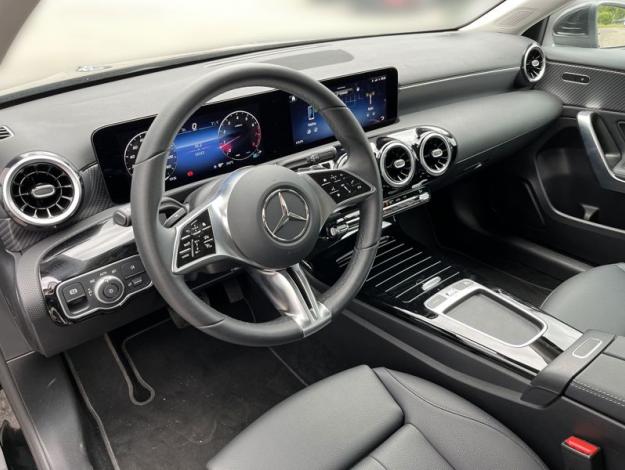 MERCEDES-BENZ A-Třída A 200 (10/21)