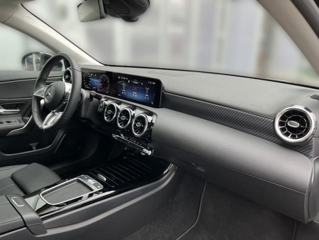 MERCEDES-BENZ A-Třída A 200 (15/21)