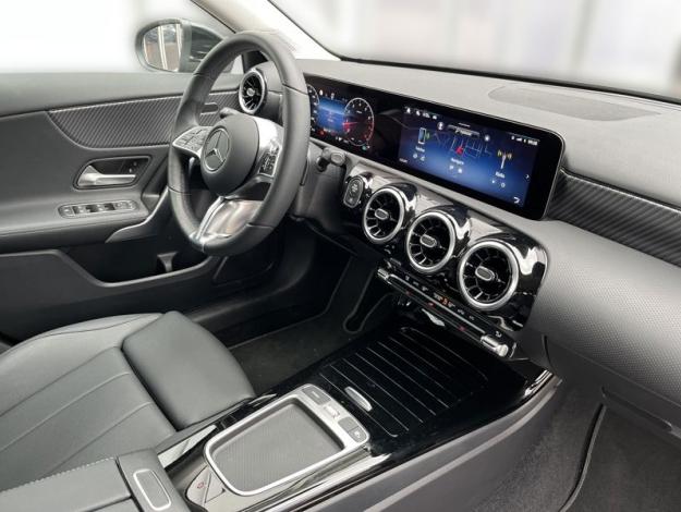 MERCEDES-BENZ A-Třída A 200 (19/21)