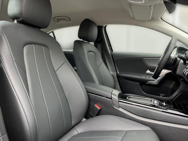 MERCEDES-BENZ A-Třída A 200 (16/21)