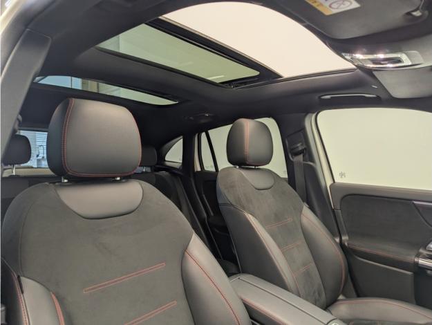 MERCEDES-BENZ GLA 200 d AMG Line  