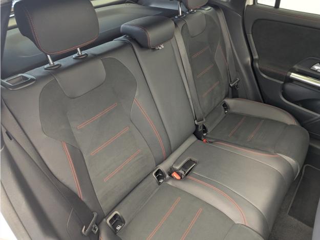 MERCEDES-BENZ GLA 200 d AMG Line  