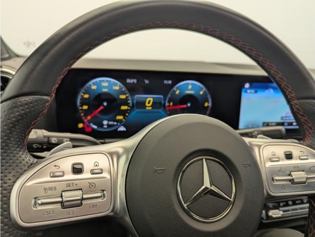 MERCEDES-BENZ GLA 200 d AMG Line  