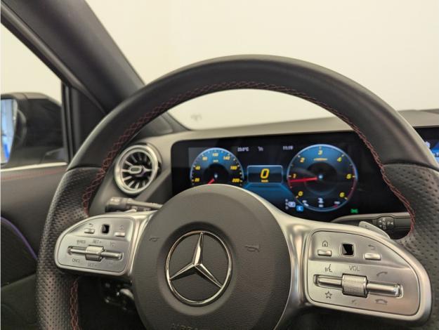 MERCEDES-BENZ GLA 200 d AMG Line  