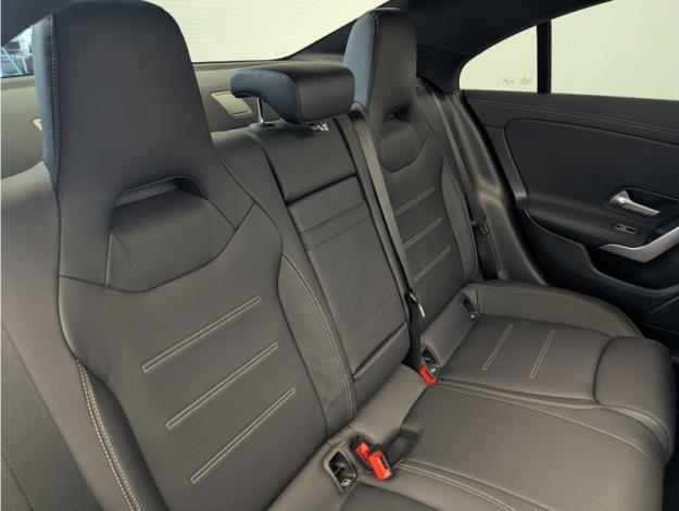 MERCEDES-BENZ CLA Coupé CLA 200 Coupé AMG Line  