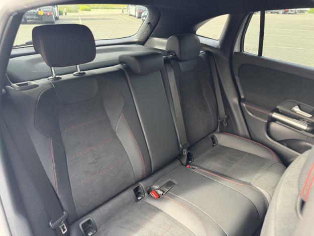 MERCEDES-BENZ GLA 200 d AMG Line  