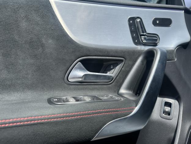 MERCEDES-BENZ Classe A 200 d Berline AMG Line  