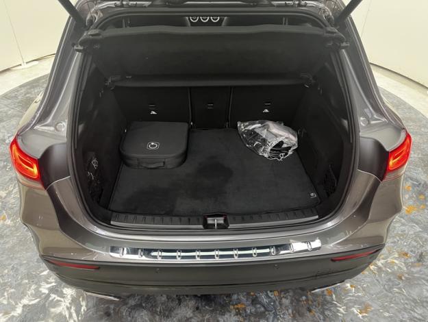 MERCEDES-BENZ GLA 250 e AMG Line  