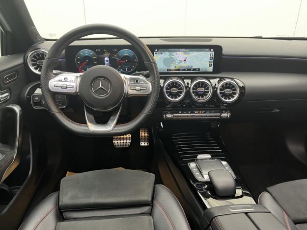 MERCEDES-BENZ Classe A 180 d AMG Line  