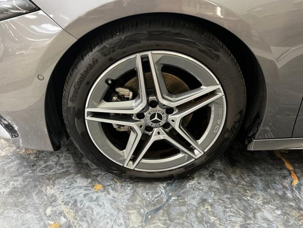 MERCEDES-BENZ Classe A 180 AMG Line  