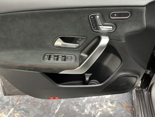 MERCEDES-BENZ Classe A 180 AMG Line  