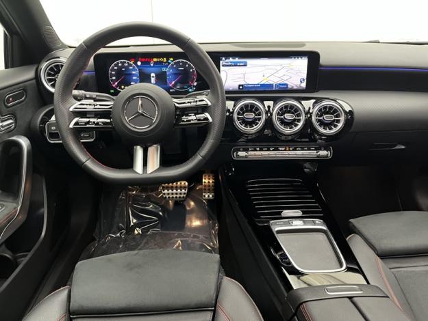 MERCEDES-BENZ Classe A 180 AMG Line  