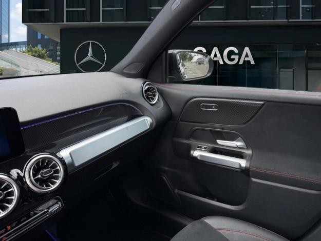 MERCEDES-BENZ GLB 200 d AMG Line  