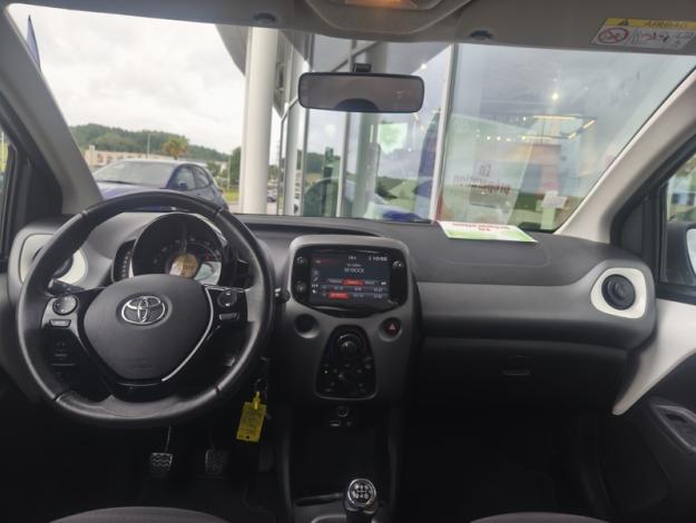 TOYOTA Aygo 1.0 VVT-i x-play  