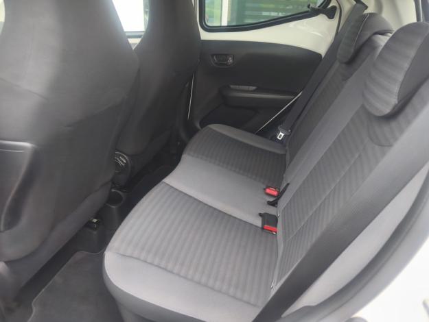 TOYOTA Aygo 1.0 VVT-i x-play  