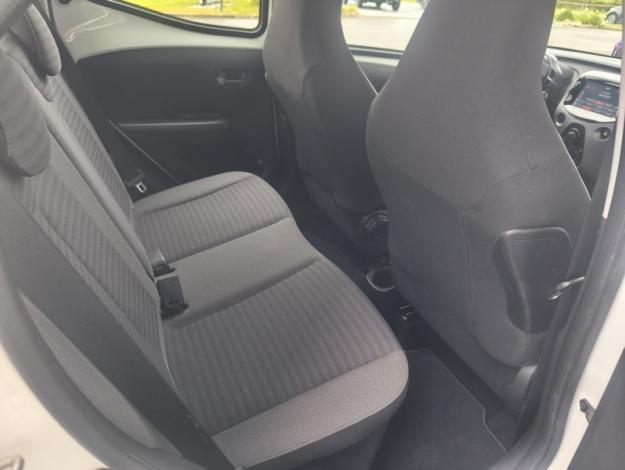 TOYOTA Aygo 1.0 VVT-i x-play  