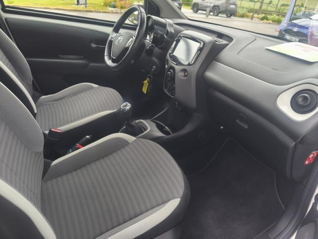 TOYOTA Aygo 1.0 VVT-i x-play  