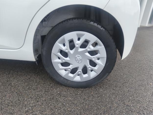 TOYOTA Aygo 1.0 VVT-i x-play  