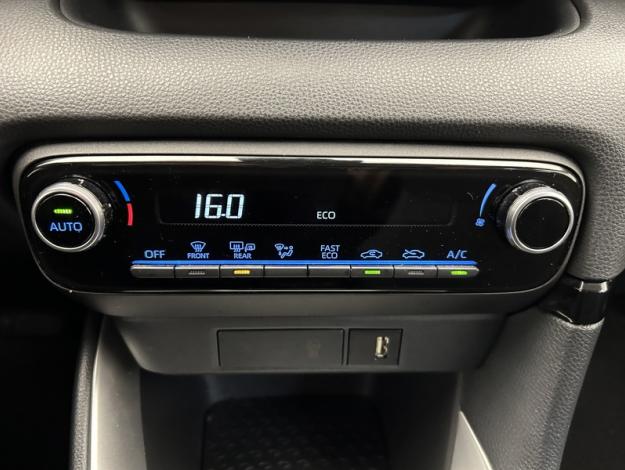 TOYOTA Yaris 116h Dynamic  