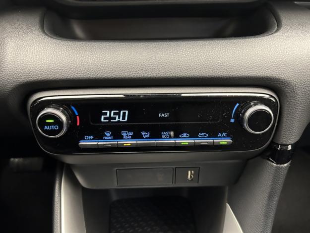 TOYOTA Yaris 116h Dynamic  