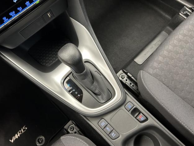 TOYOTA Yaris 116h Dynamic  