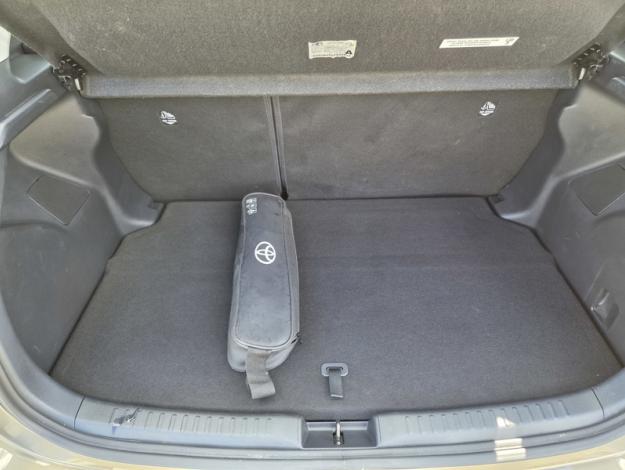 TOYOTA Yaris 116h Dynamic  