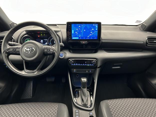 TOYOTA Yaris 116h Collection  TOIT PANO