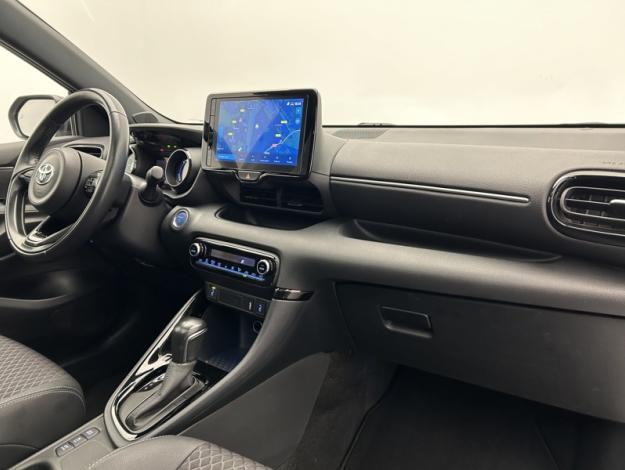 TOYOTA Yaris 116h Collection  TOIT PANO