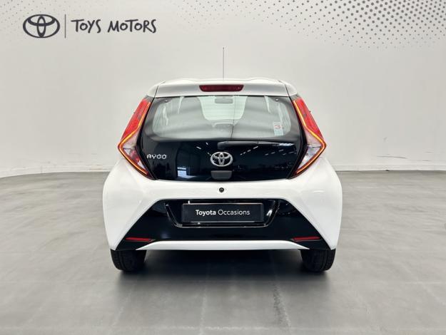 TOYOTA Aygo 1.0 VVT-i x-play  