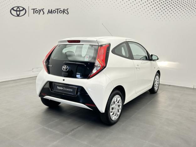 TOYOTA Aygo 1.0 VVT-i x-play  