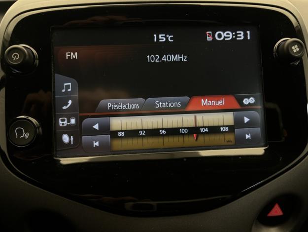 TOYOTA Aygo 1.0 VVT-i x-play  