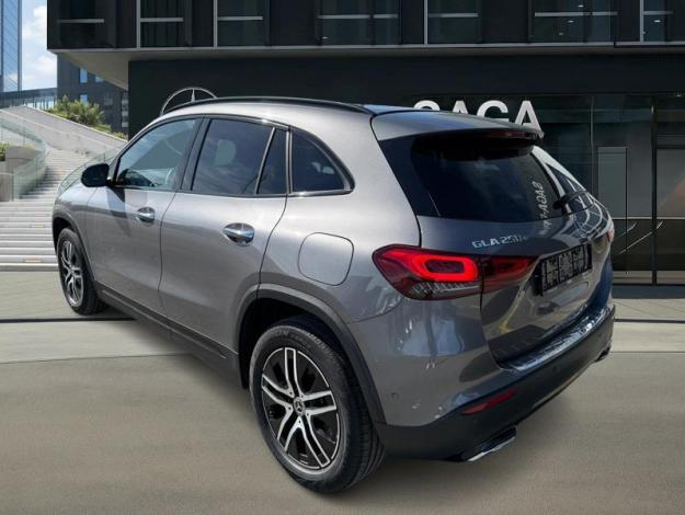 MERCEDES-BENZ GLA 250 e Luxury Line  