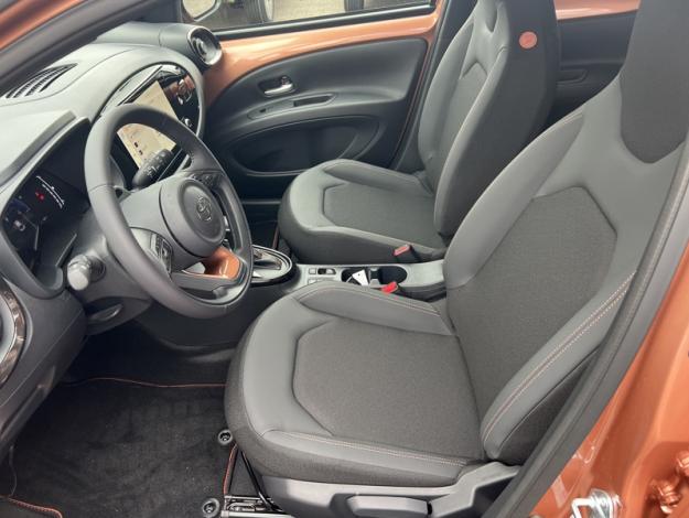 TOYOTA Aygo X AYGO X 116H COLLECTION MC26  AYGO X 116H COLLECTION MC26