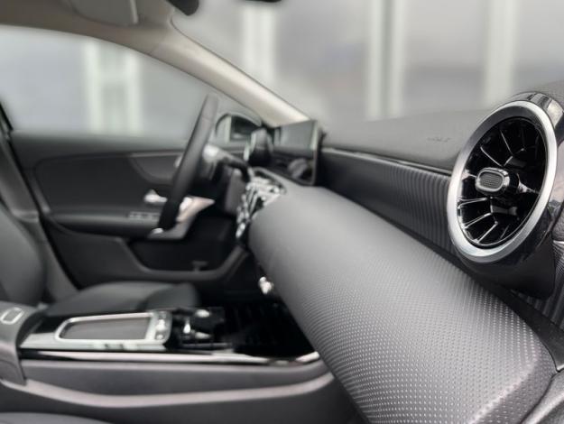 MERCEDES-BENZ A-Třída A 200 (18/21)