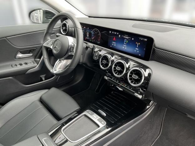 MERCEDES-BENZ A-Třída A 200 (19/21)