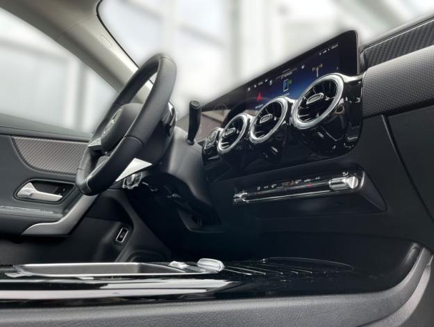 MERCEDES-BENZ CLA-Třída CLA 200 Shooting Brake (17/21)