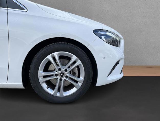 MERCEDES-BENZ B-Třída B 200 (9/21)
