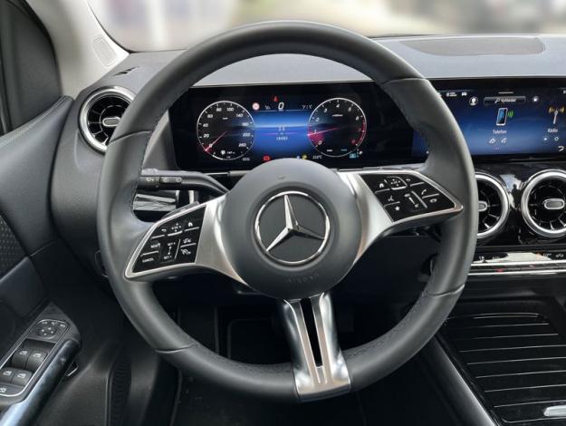 MERCEDES-BENZ B-Třída B 200 (11/21)